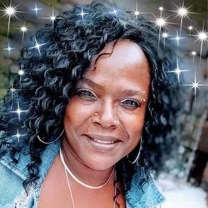 Meet your Posher, Yvette